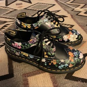 NEW DR MARTENS BLK DARCY FLORAL LACE UP BROUGE 7